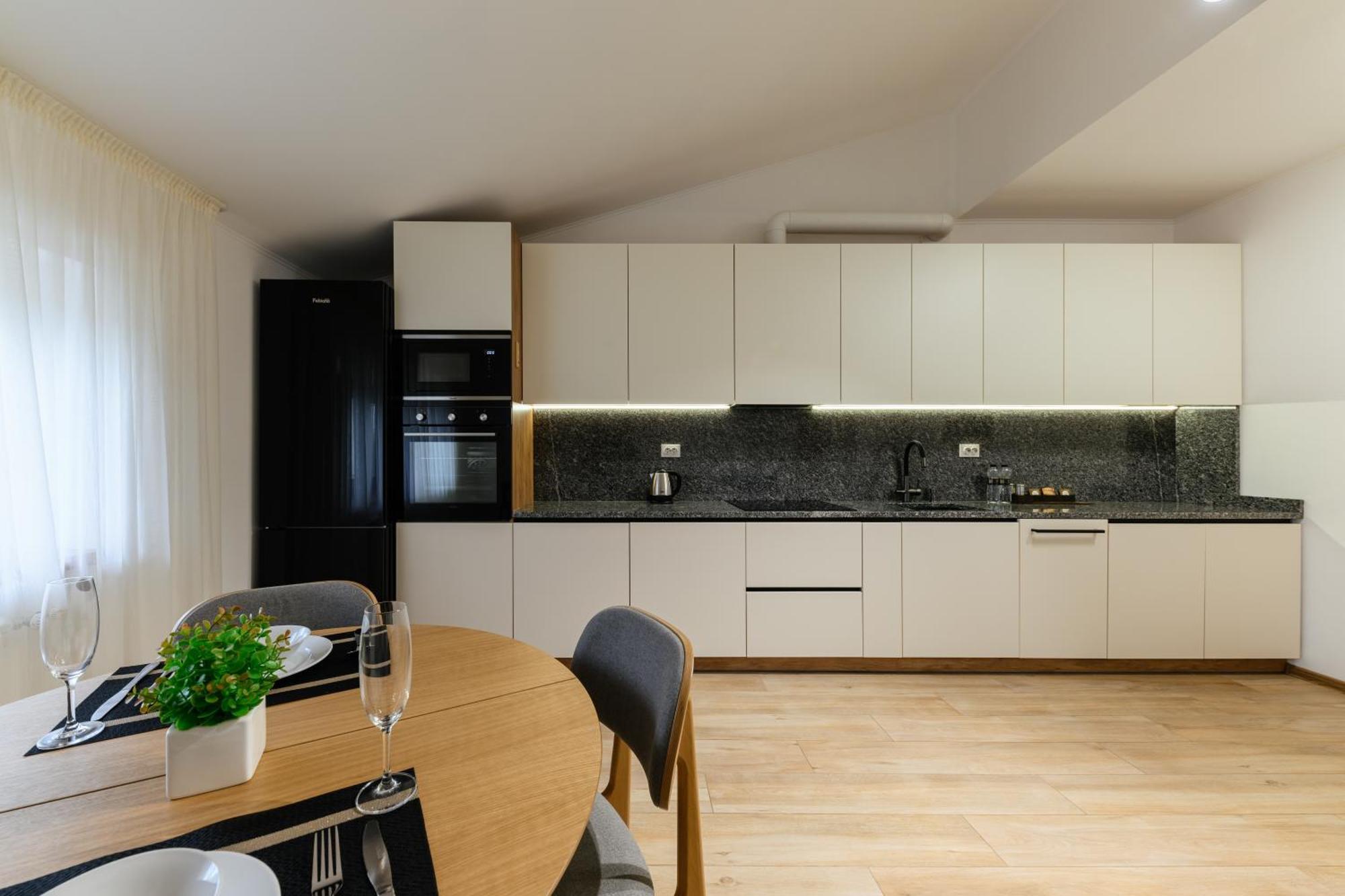Luxury Apartments Uzhorod Bagian luar foto