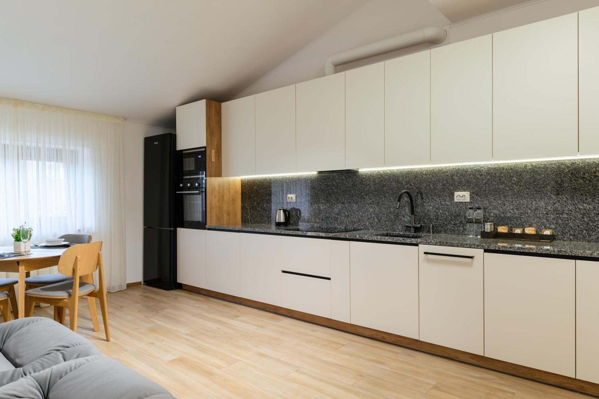 Luxury Apartments Uzhorod Bagian luar foto