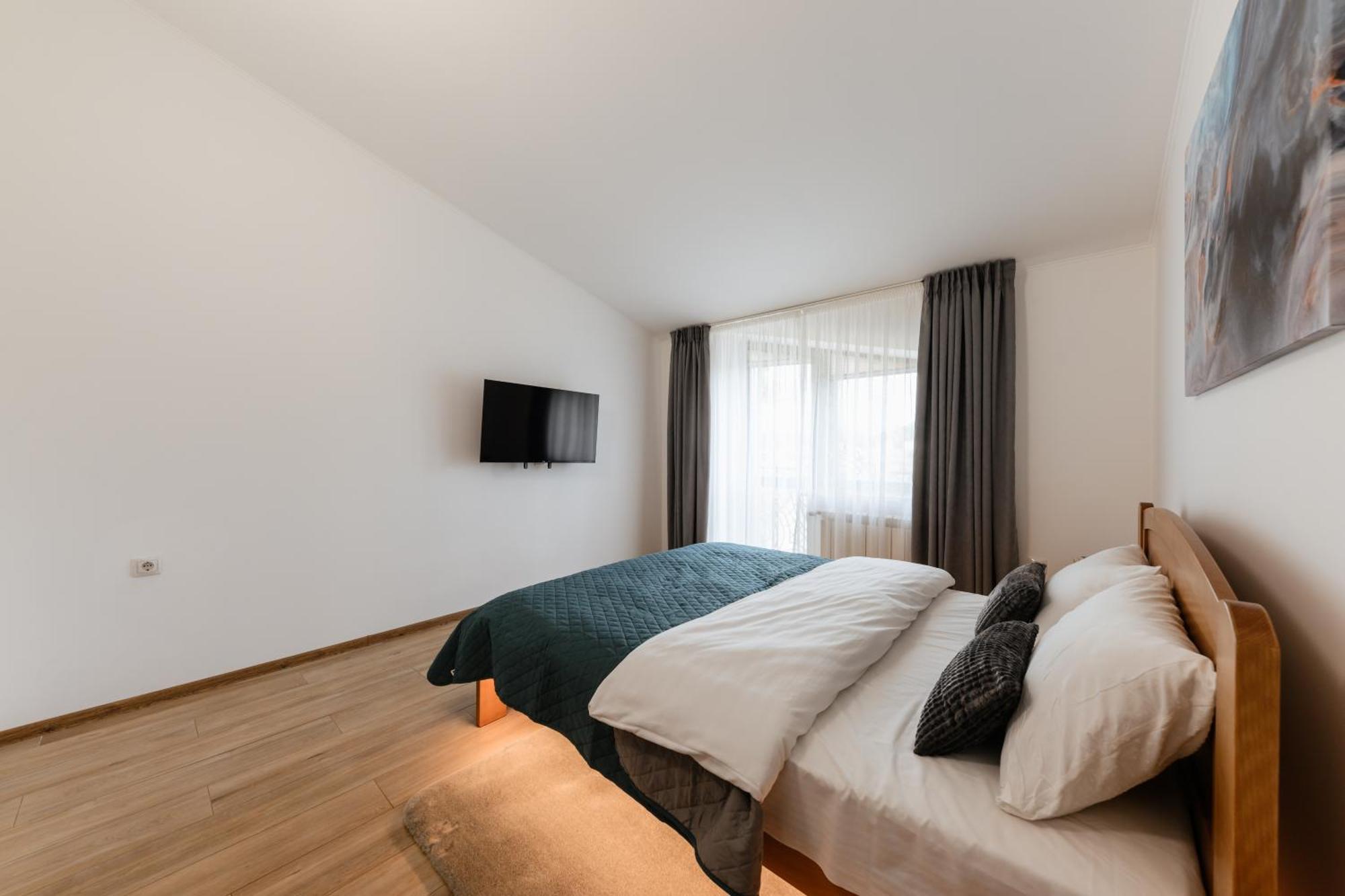 Luxury Apartments Uzhorod Bagian luar foto