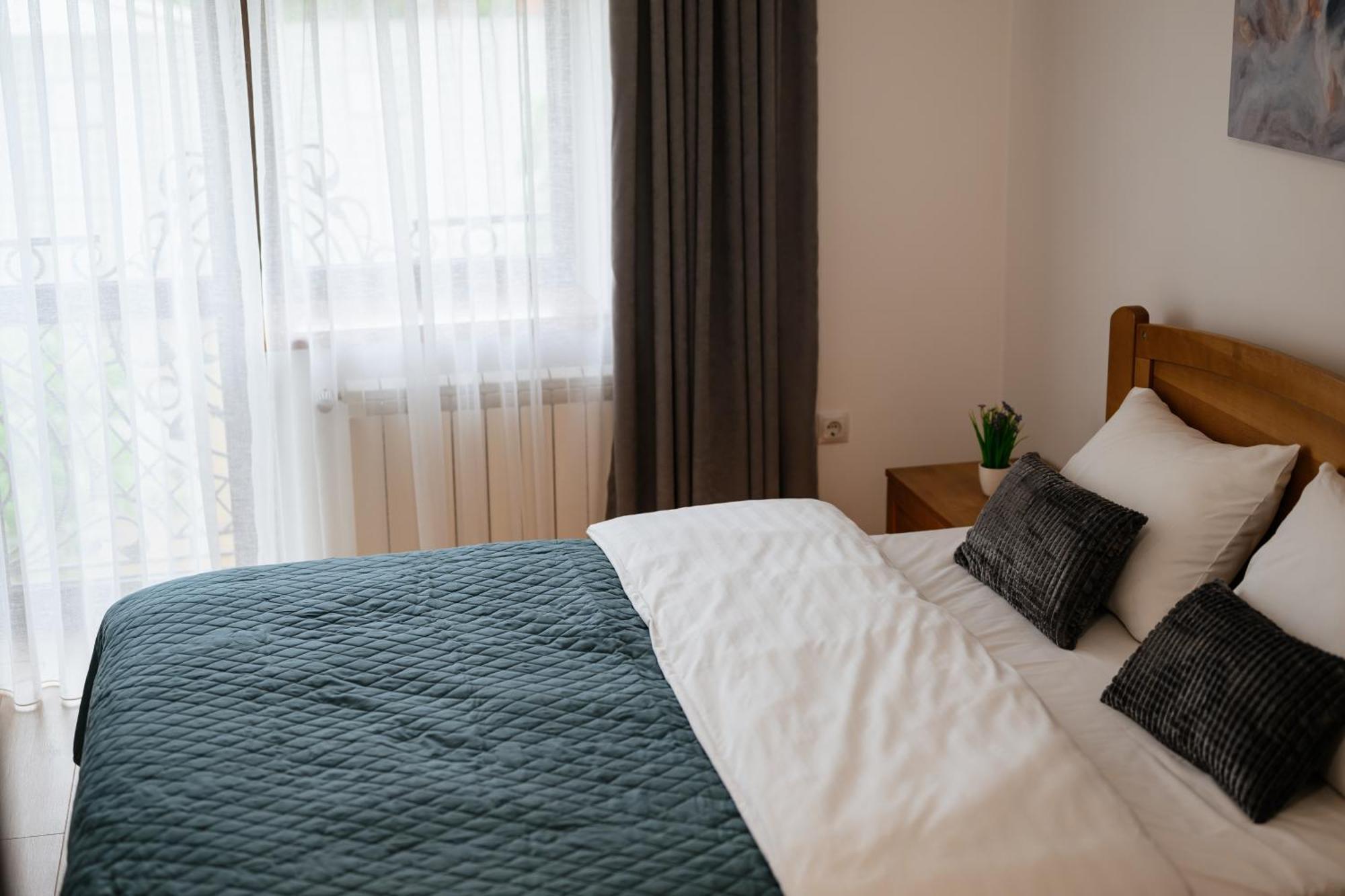 Luxury Apartments Uzhorod Bagian luar foto
