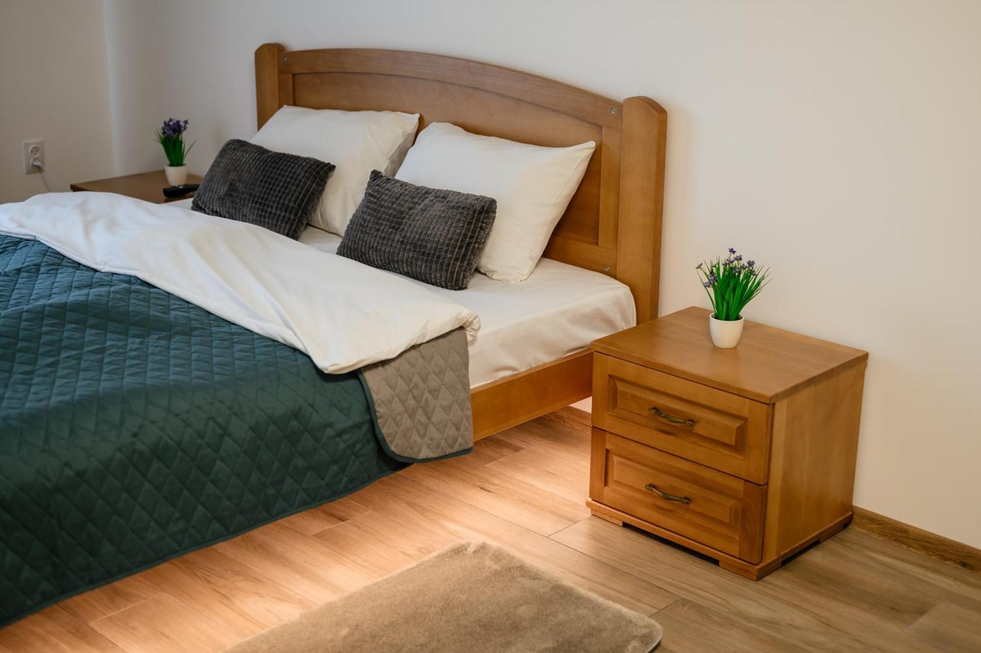 Luxury Apartments Uzhorod Bagian luar foto