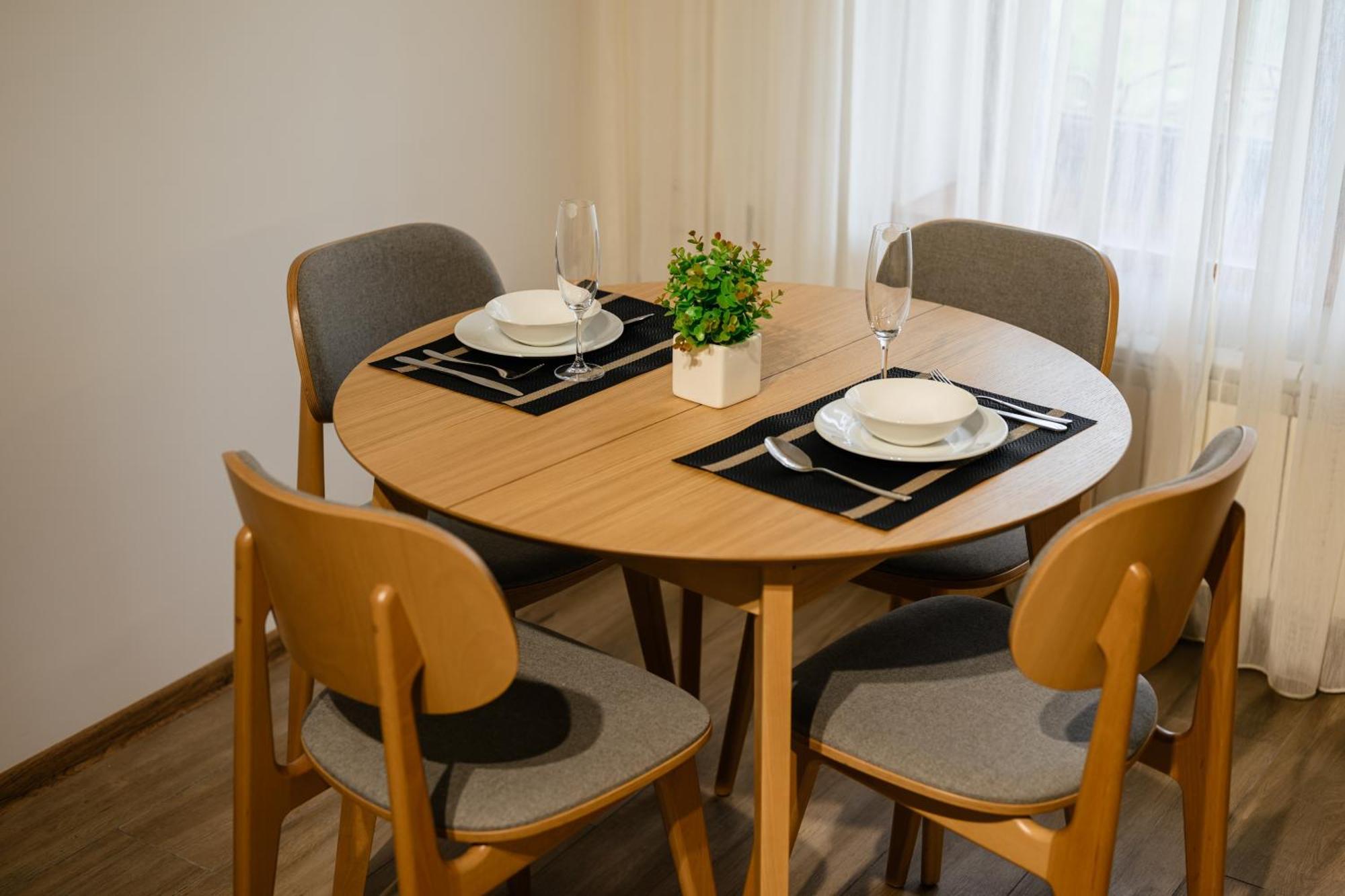 Luxury Apartments Uzhorod Bagian luar foto