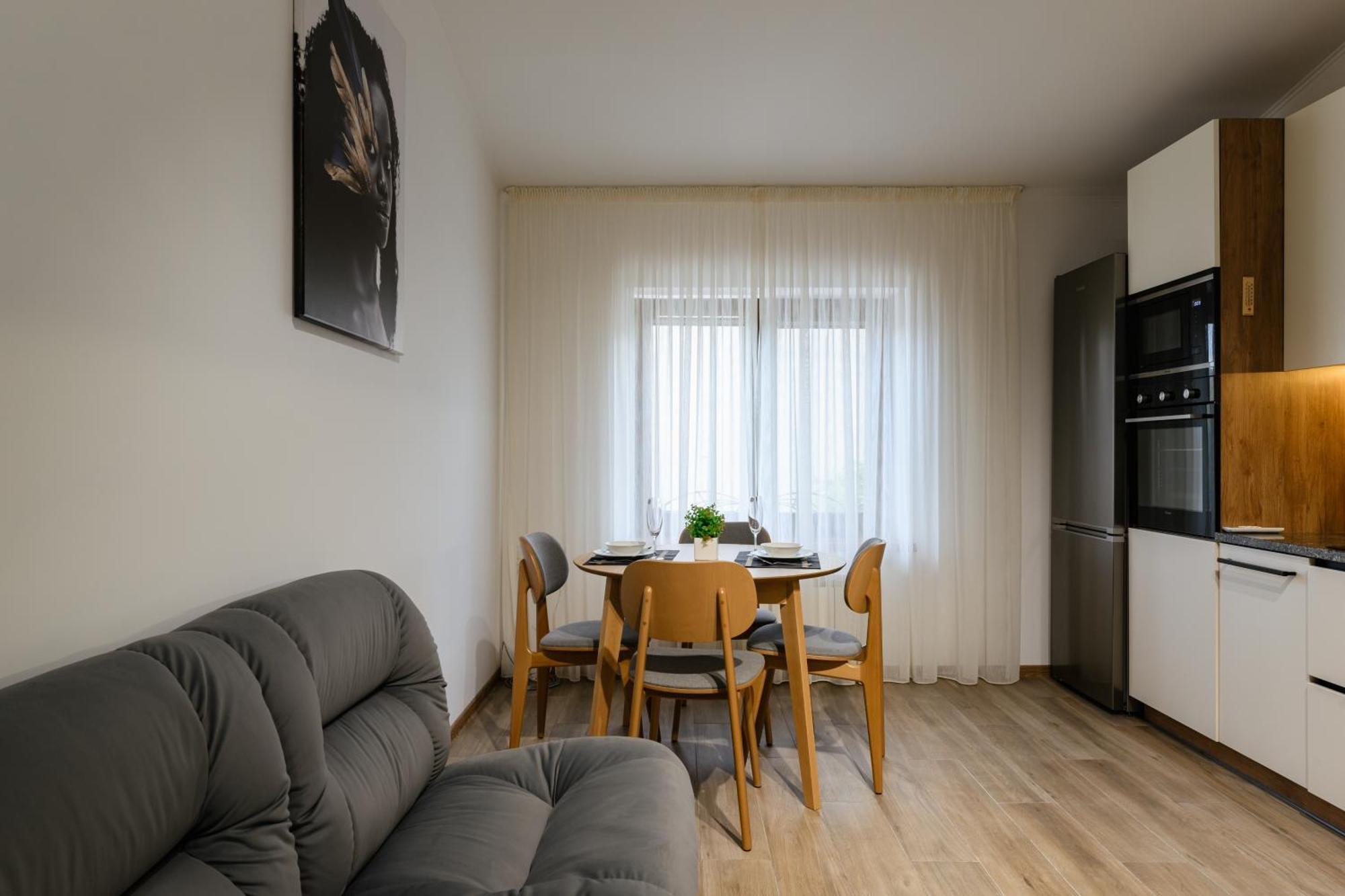 Luxury Apartments Uzhorod Bagian luar foto