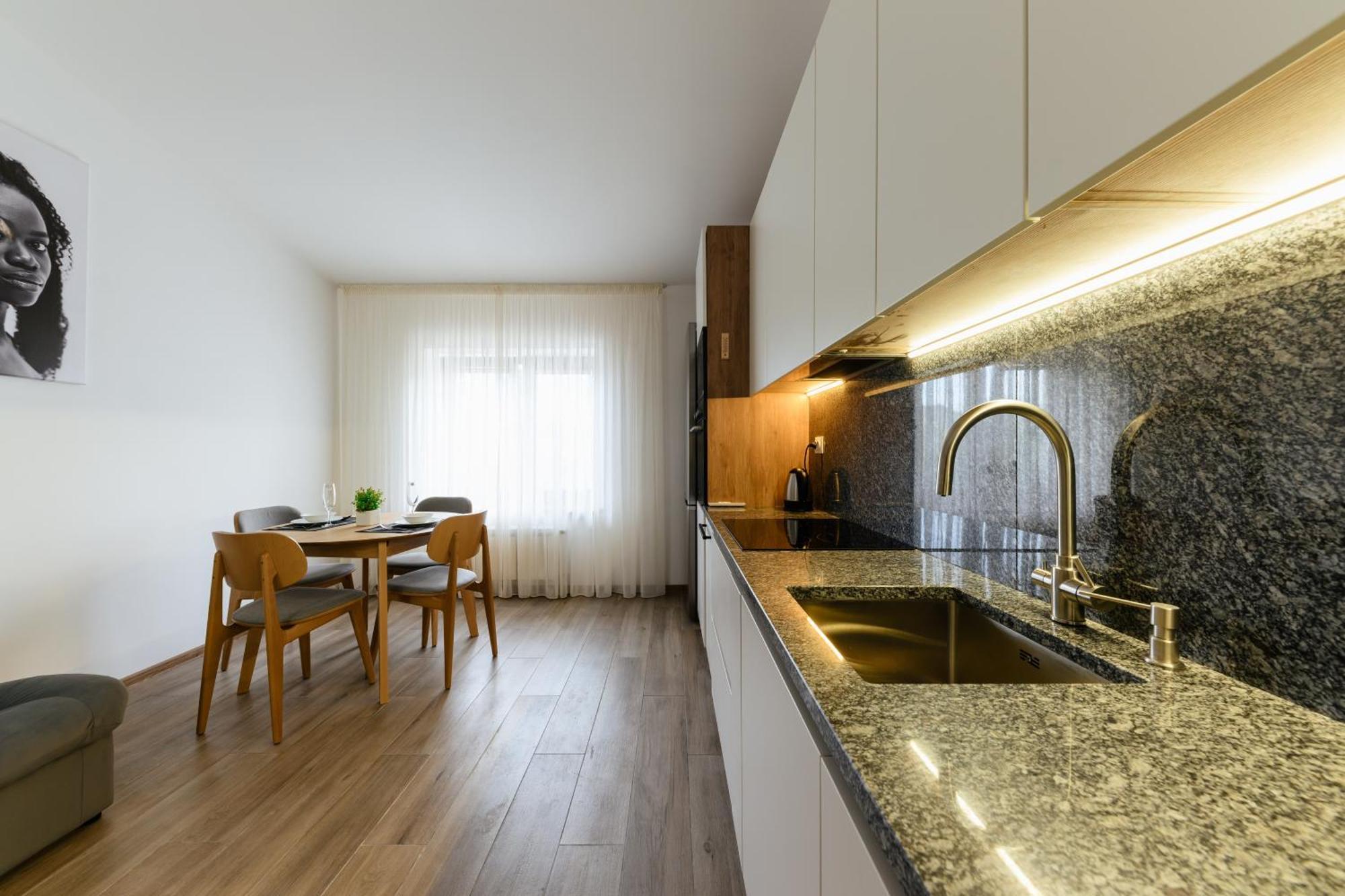 Luxury Apartments Uzhorod Bagian luar foto