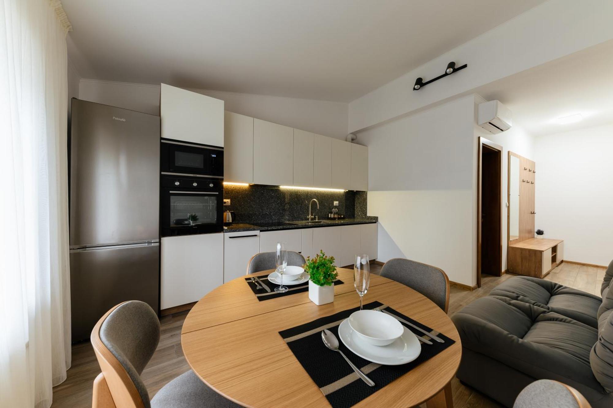 Luxury Apartments Uzhorod Bagian luar foto